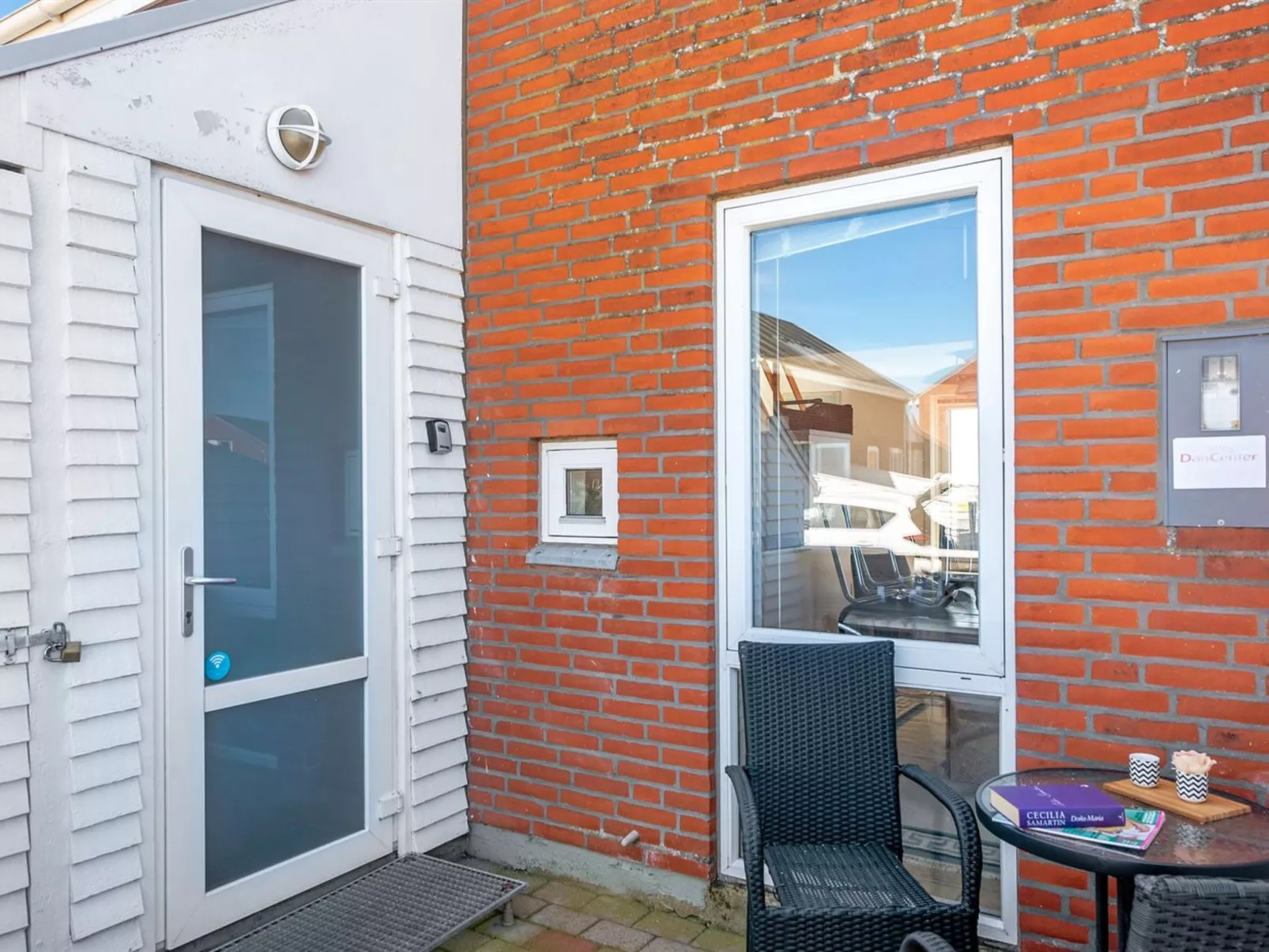 "Sakari" - 300m from the sea-Binnen