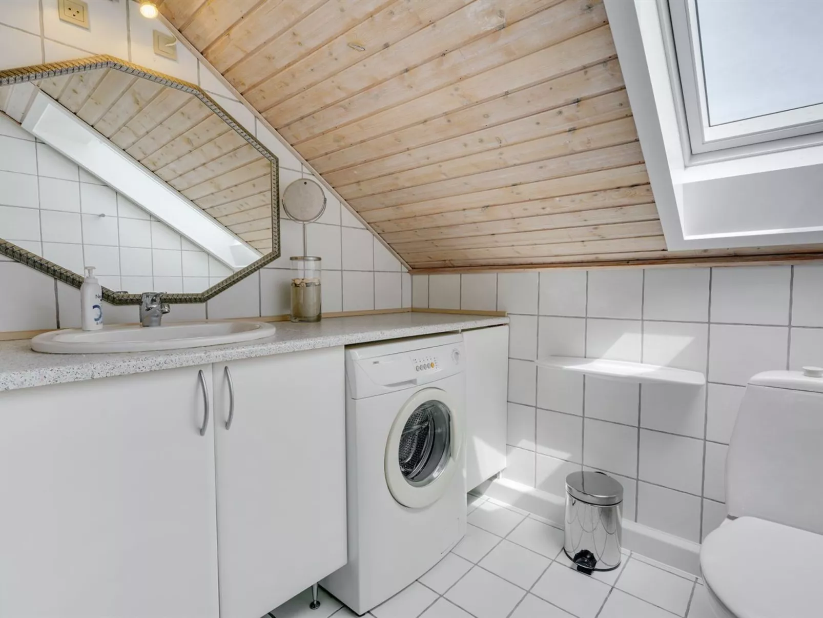 "Sakari" - 300m from the sea-Binnen