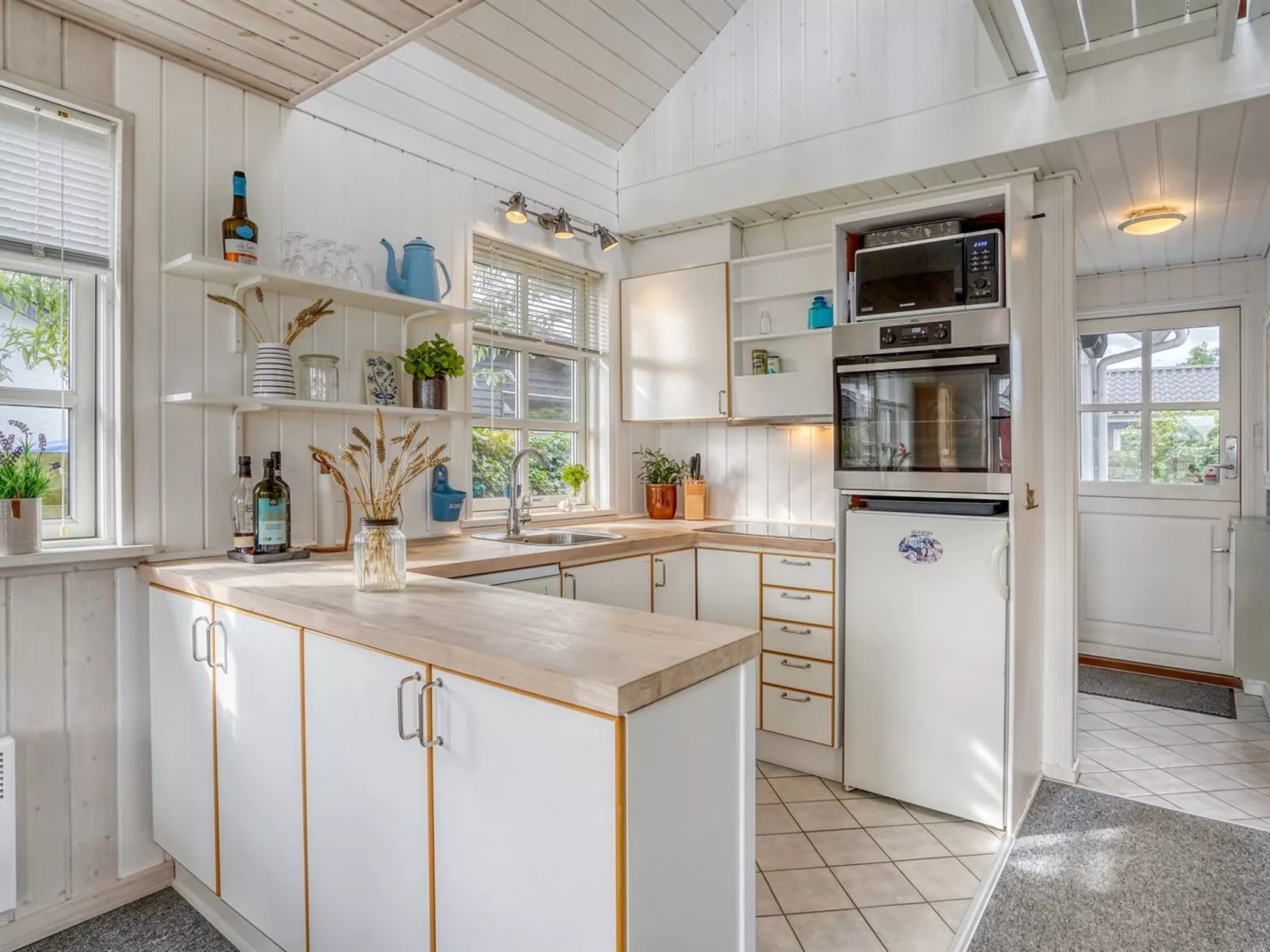 "Ajvi" - 50m from the sea-Binnen