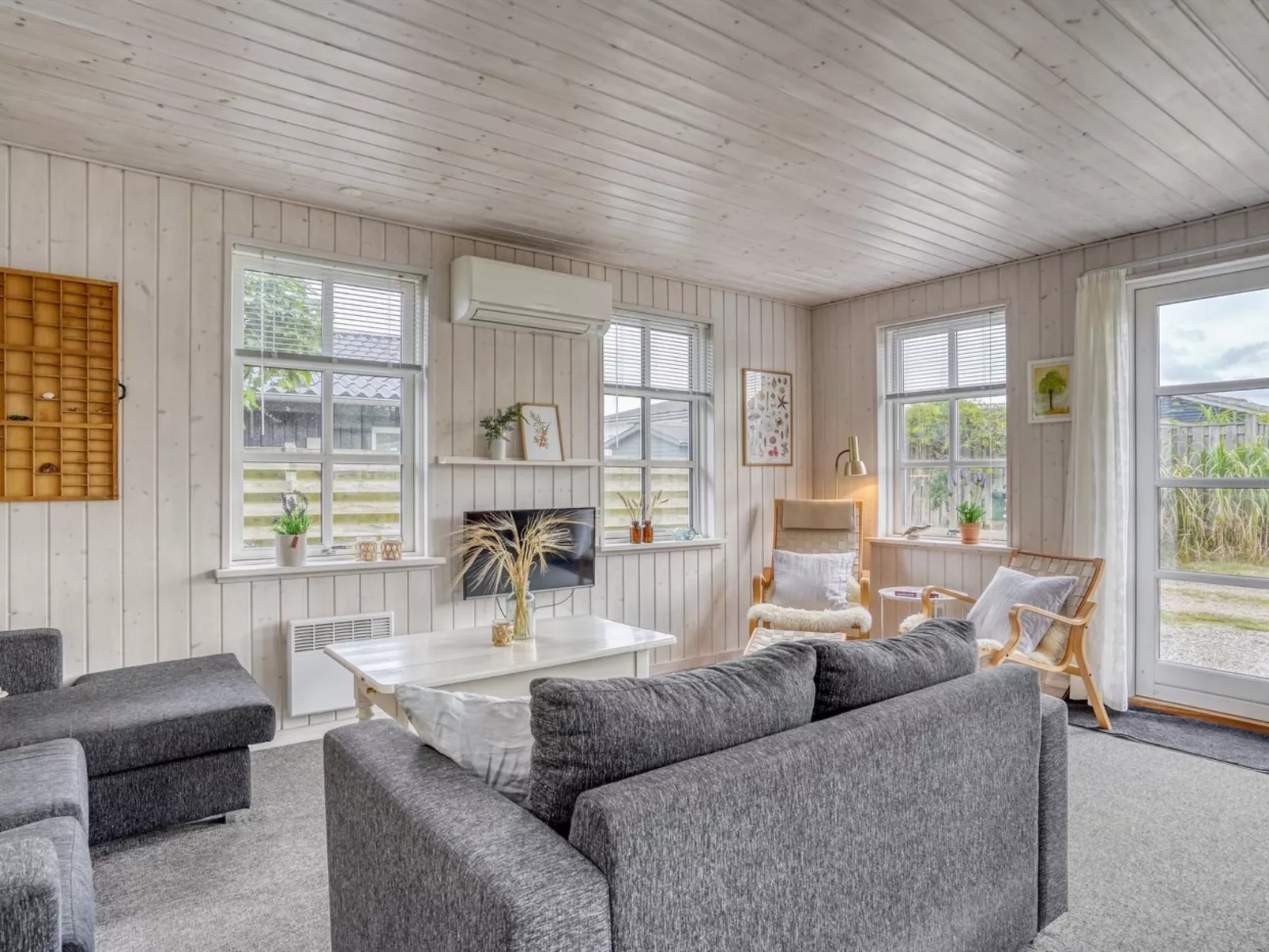 "Ajvi" - 50m from the sea-Binnen