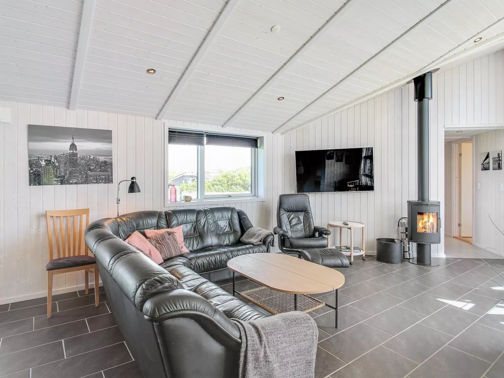 "Aviva" - 600m from the sea-Binnen