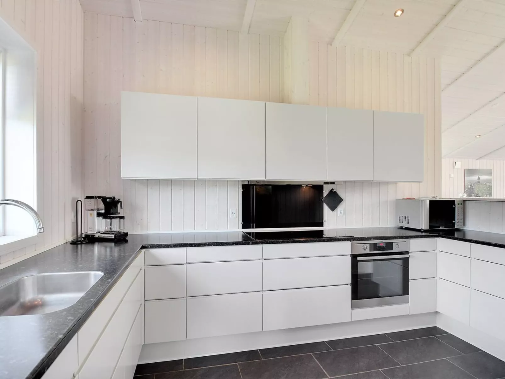 "Aviva" - 600m from the sea-Binnen