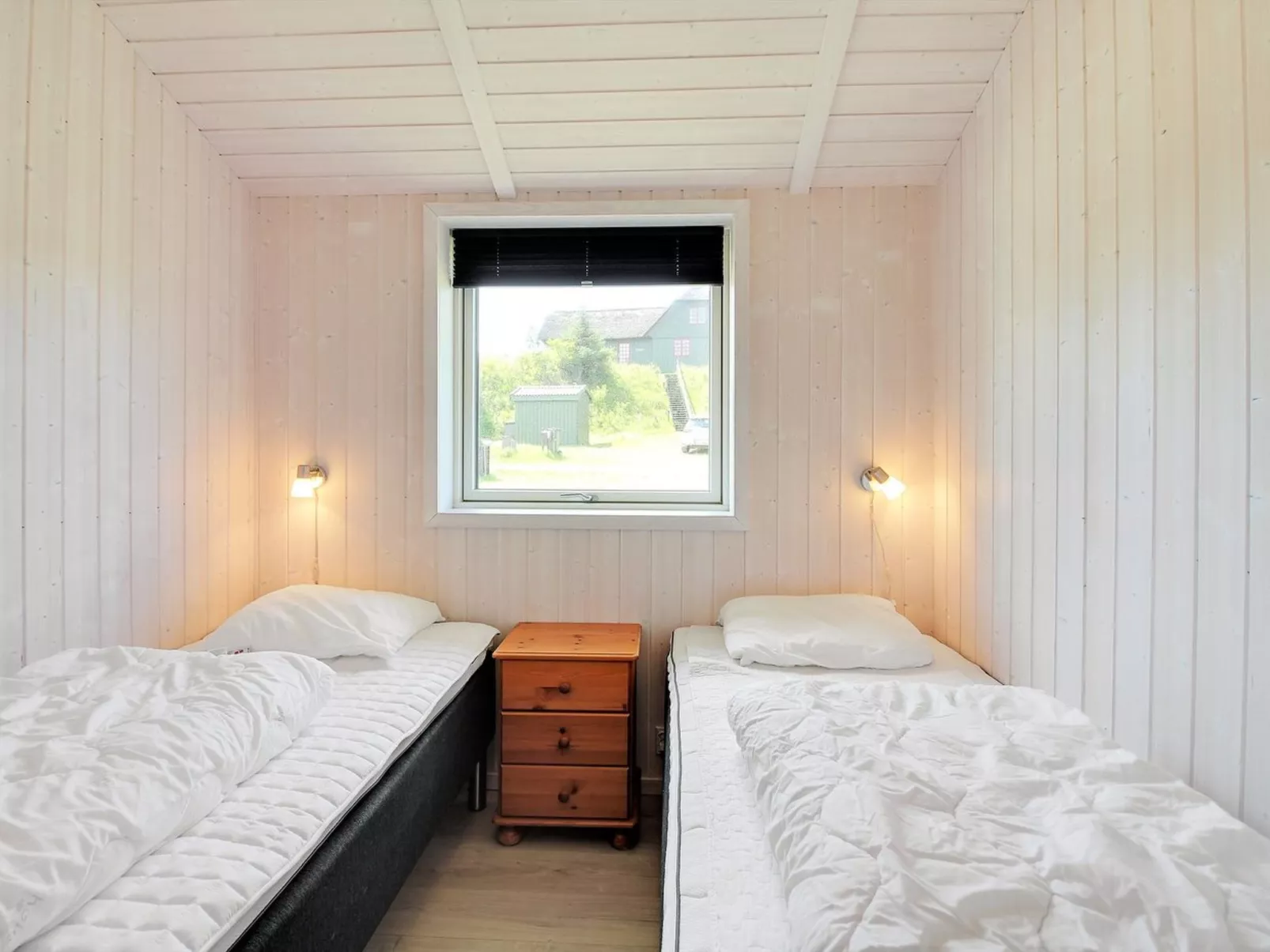 "Aviva" - 600m from the sea-Binnen