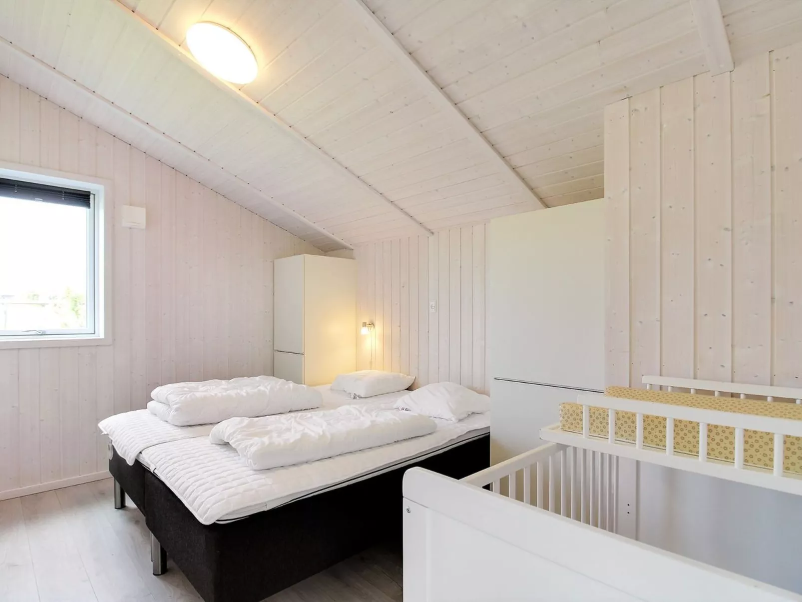 "Aviva" - 600m from the sea-Binnen