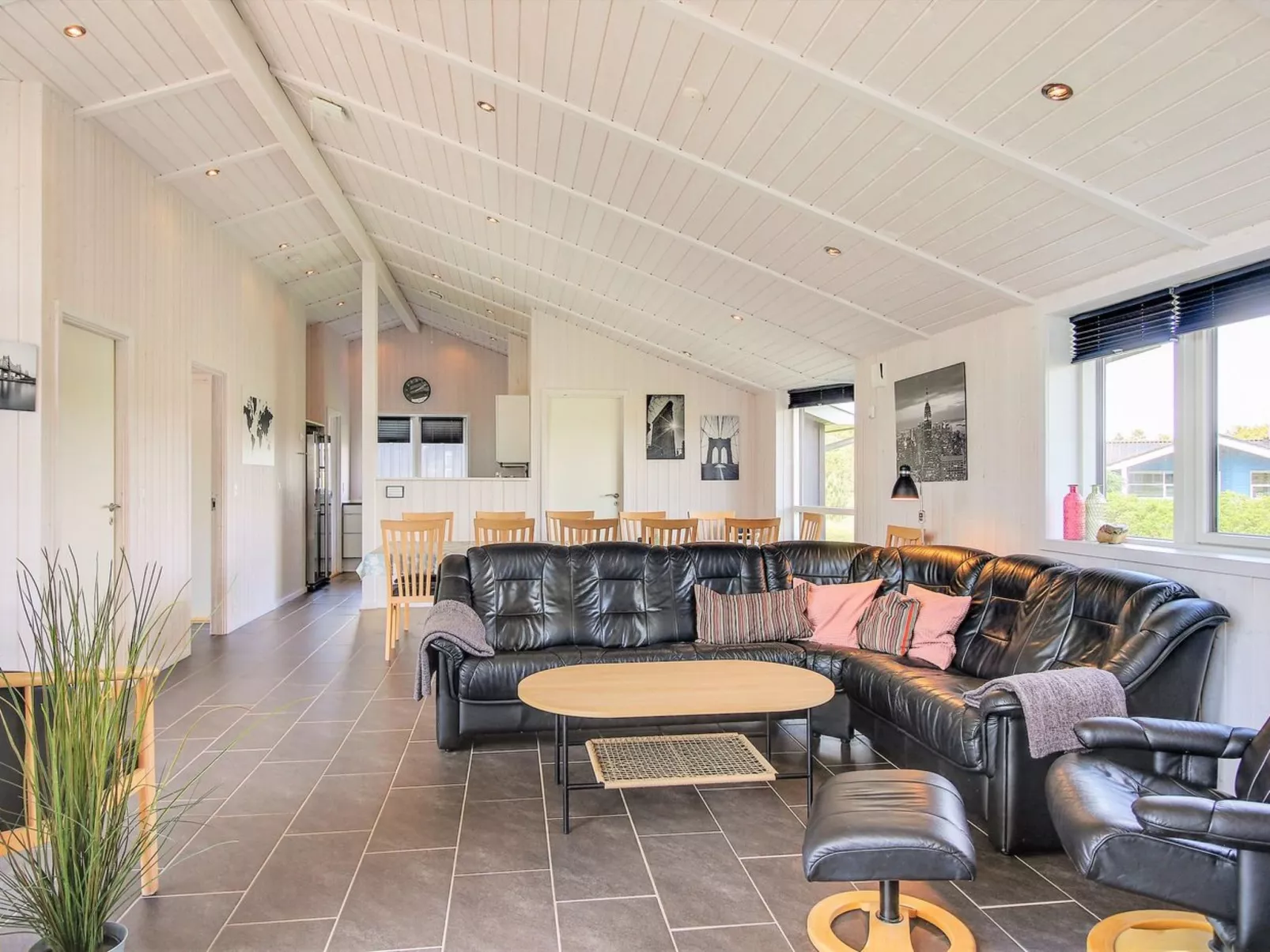 "Aviva" - 600m from the sea-Binnen