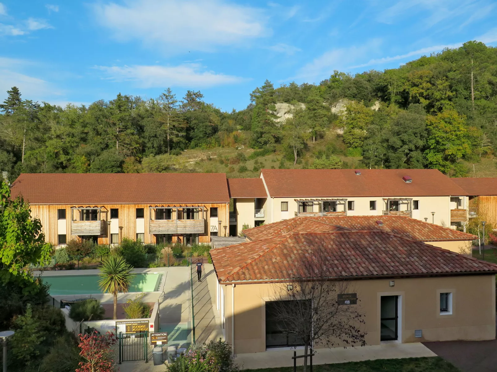 Les Clos du Rocher-Buiten