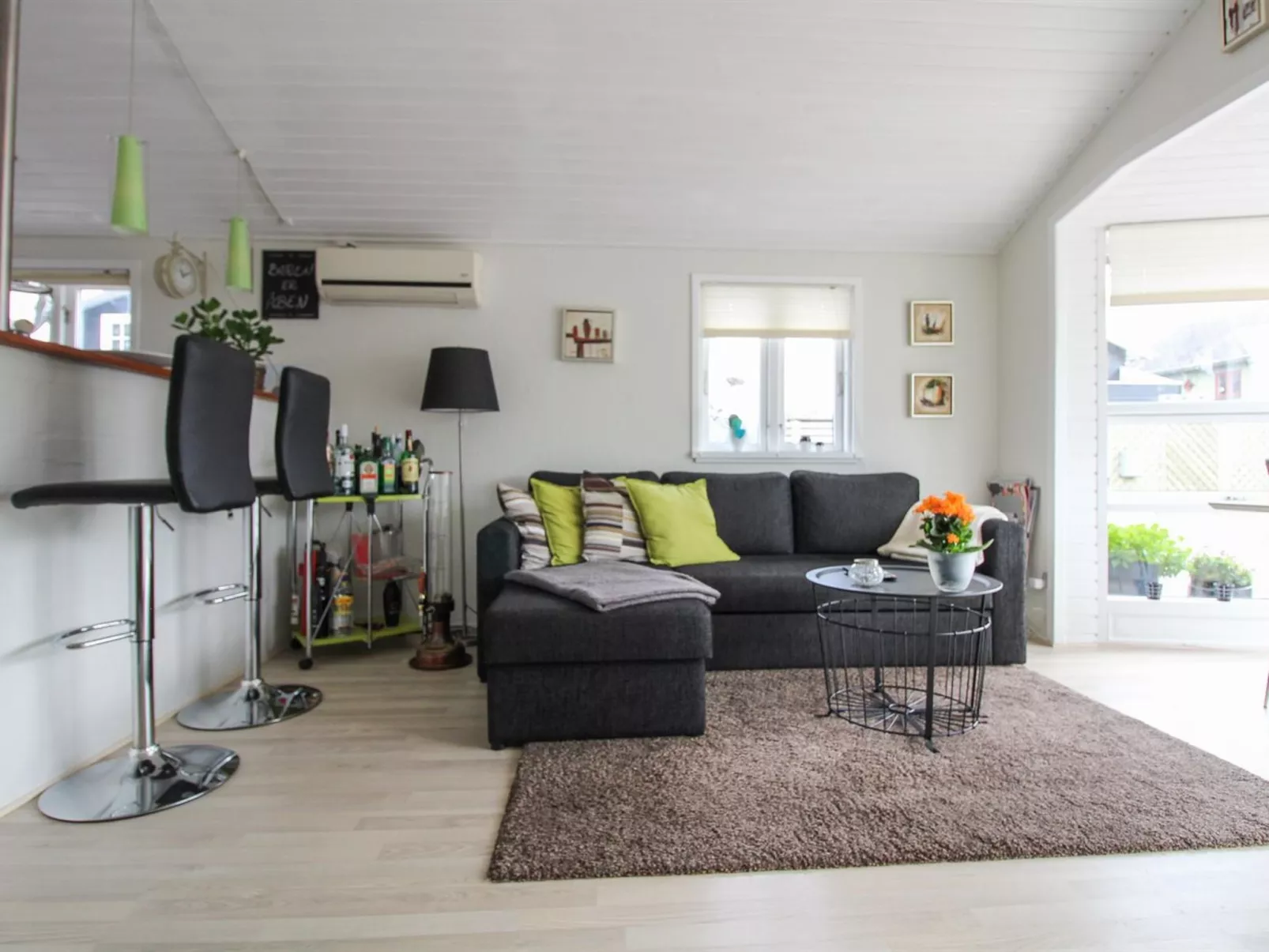 "Oona" - 50m from the sea-Binnen