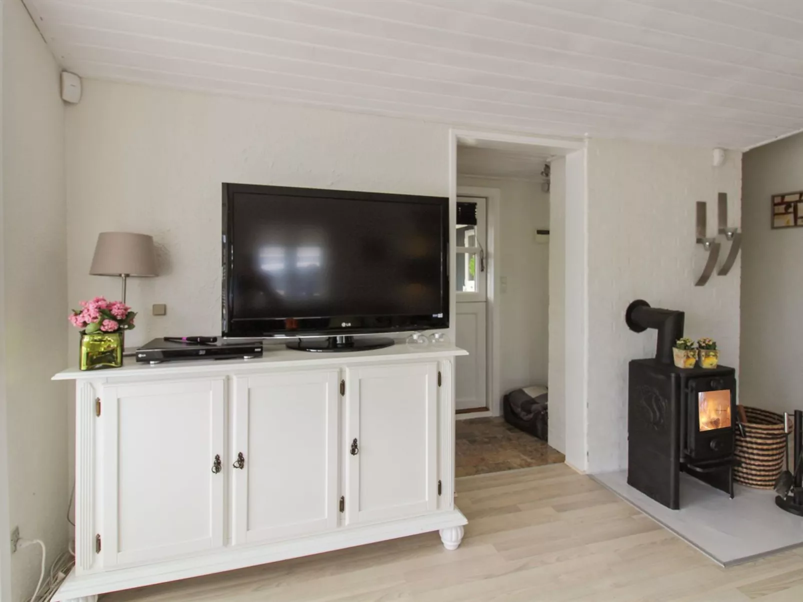 "Oona" - 50m from the sea-Binnen