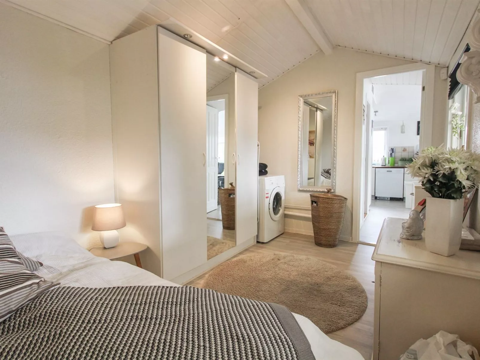 "Oona" - 50m from the sea-Binnen