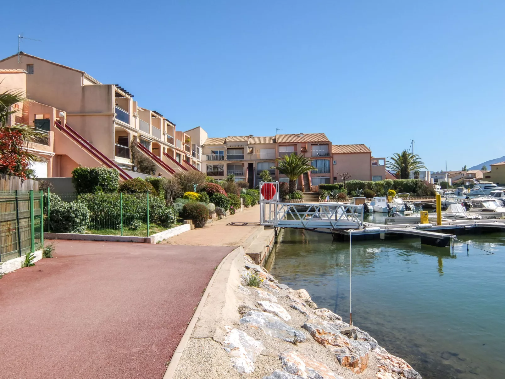 Marinas du Ponant-Buiten