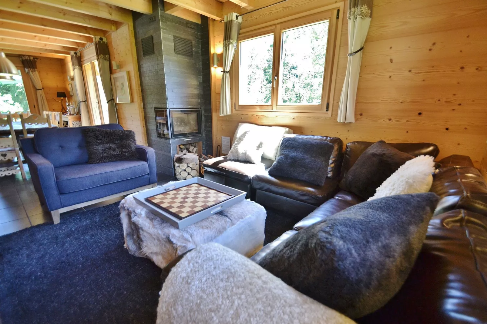 Idyllisch chalet in Le Chinaillon met sauna-Woonkamer