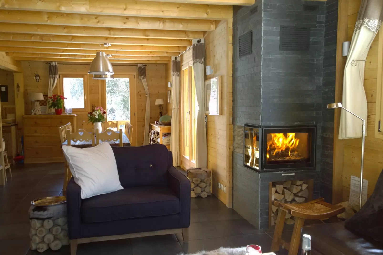 Idyllisch chalet in Le Chinaillon met sauna-Woonkamer