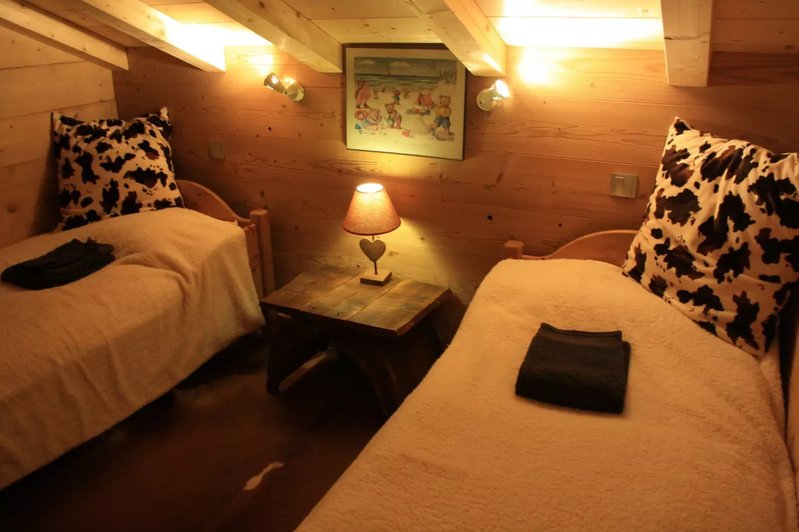 Idyllisch chalet in Le Chinaillon met sauna-Slaapkamer