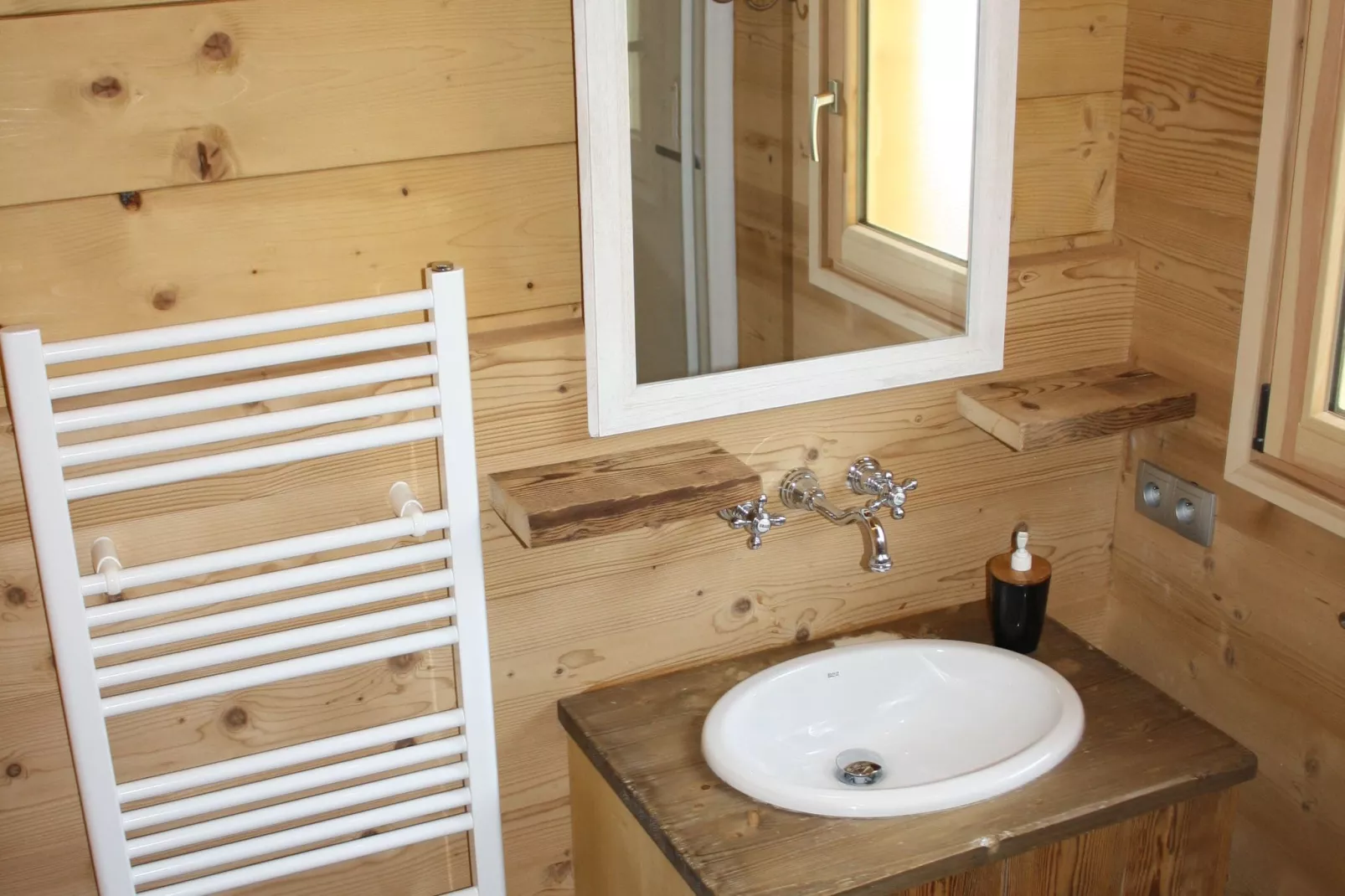 Idyllisch chalet in Le Chinaillon met sauna-Badkamer