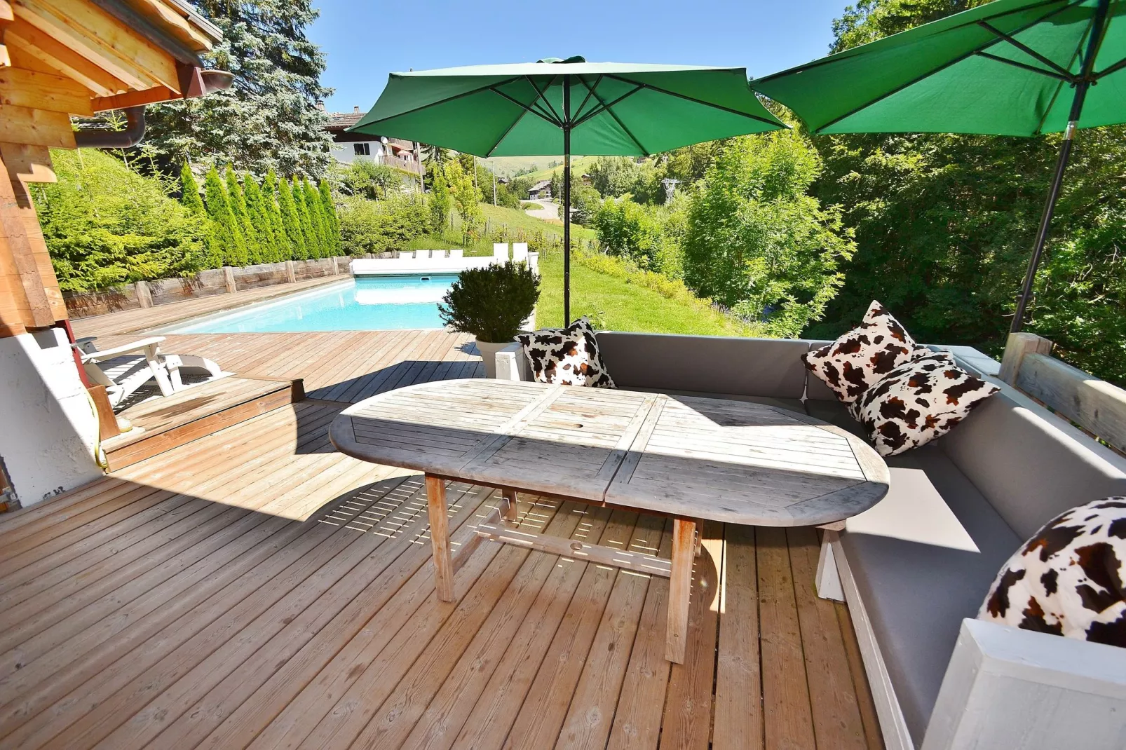 Idyllisch chalet in Le Chinaillon met sauna-Terrasbalkon