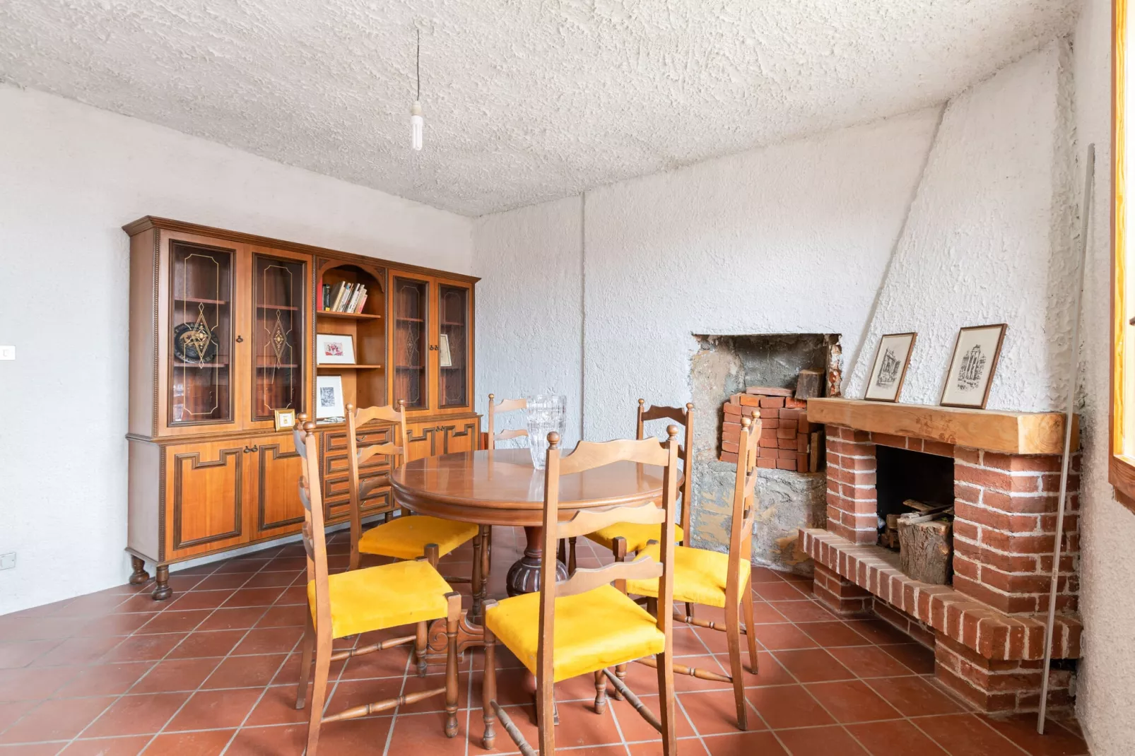 Casa Rina-Eetkamer