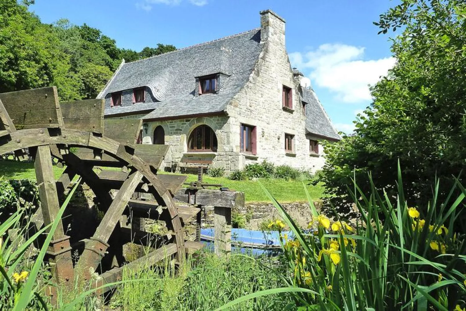 Holiday home Landéleau