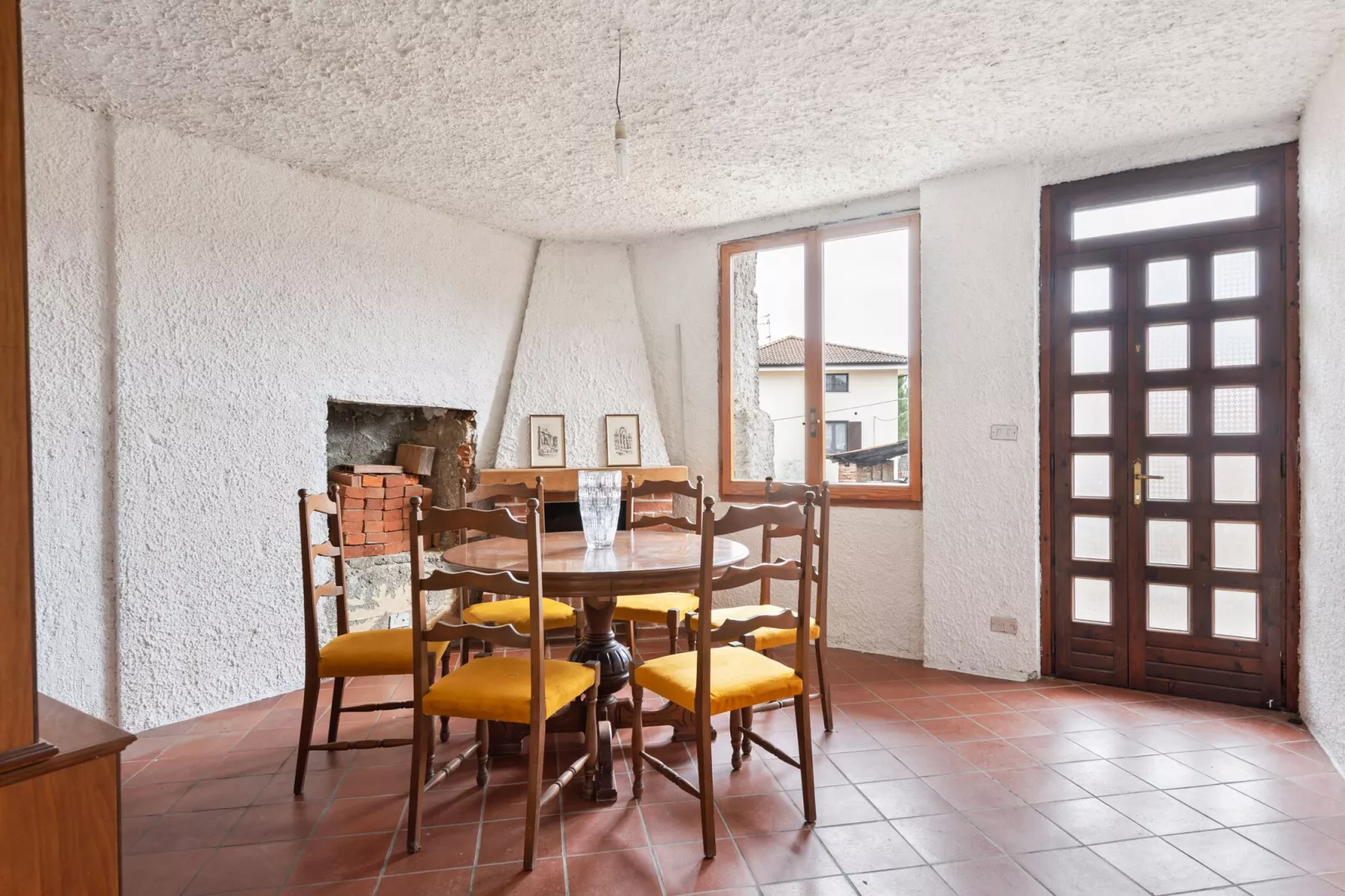 Casa Rina-Eetkamer