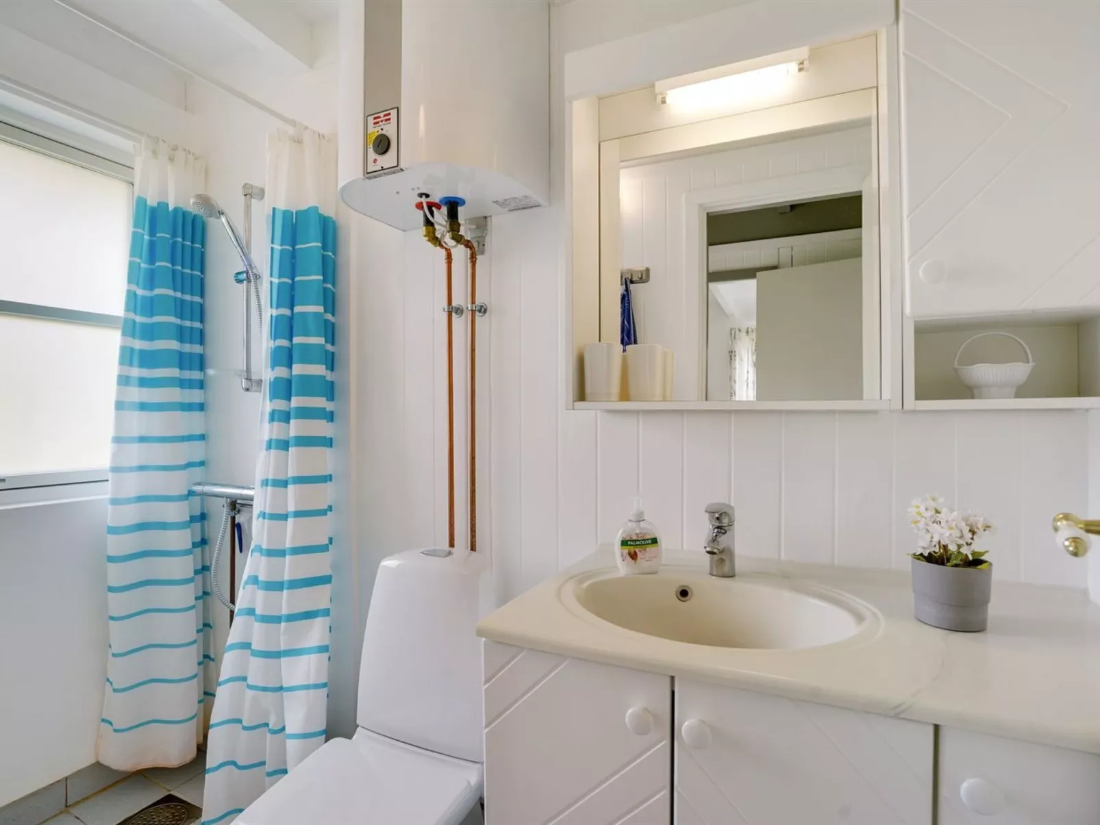 "Marjo" - all inclusive - 300m from the sea-Binnen