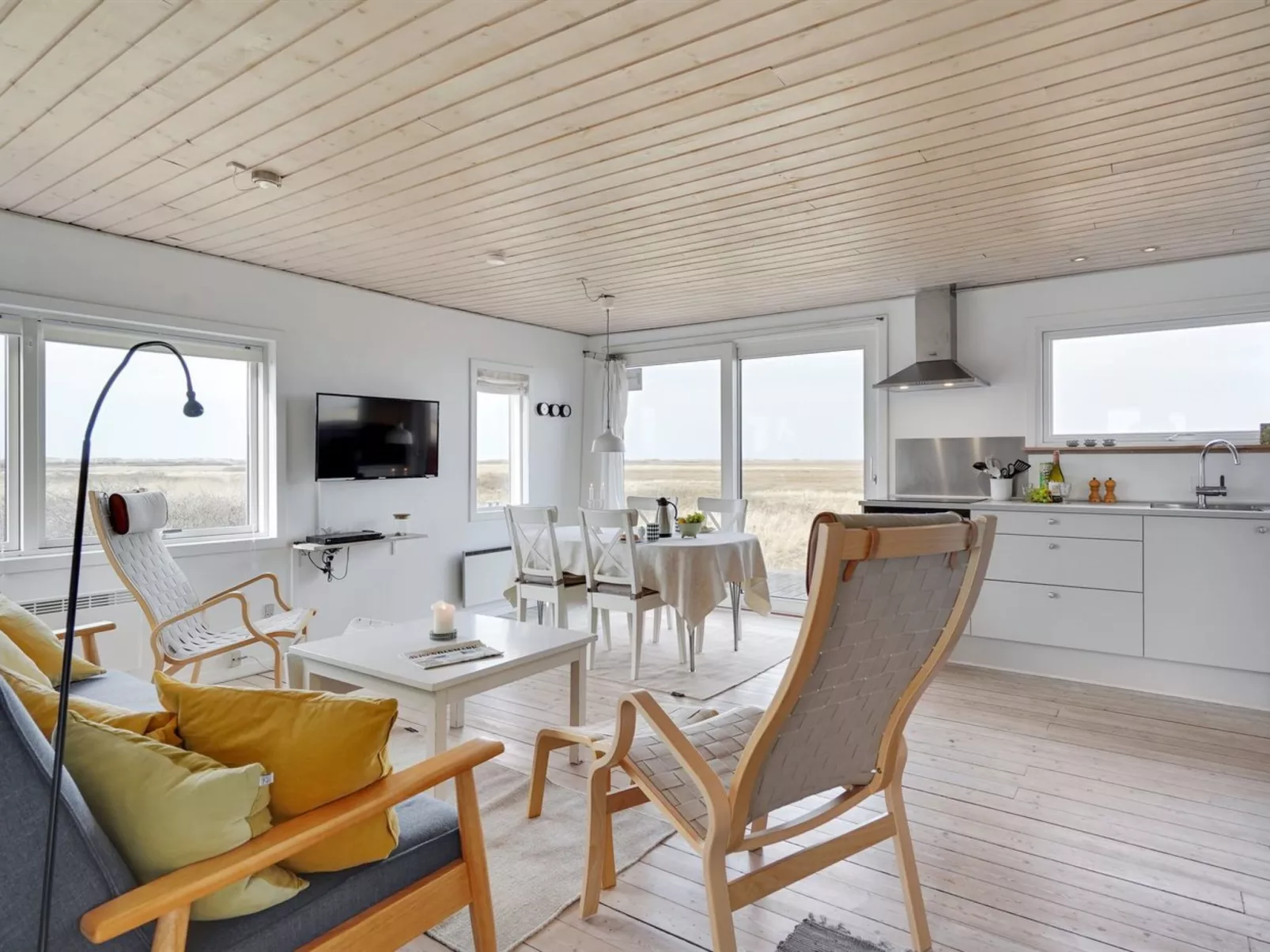 "Lennart" - 750m from the sea-Binnen