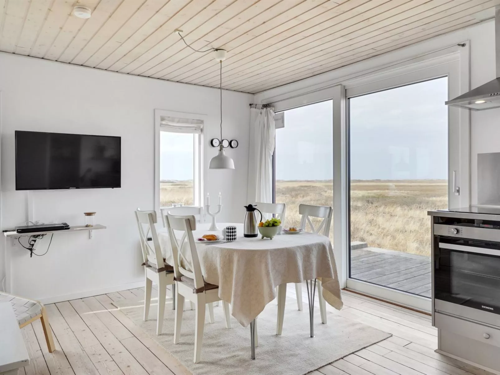 "Lennart" - 750m from the sea-Binnen