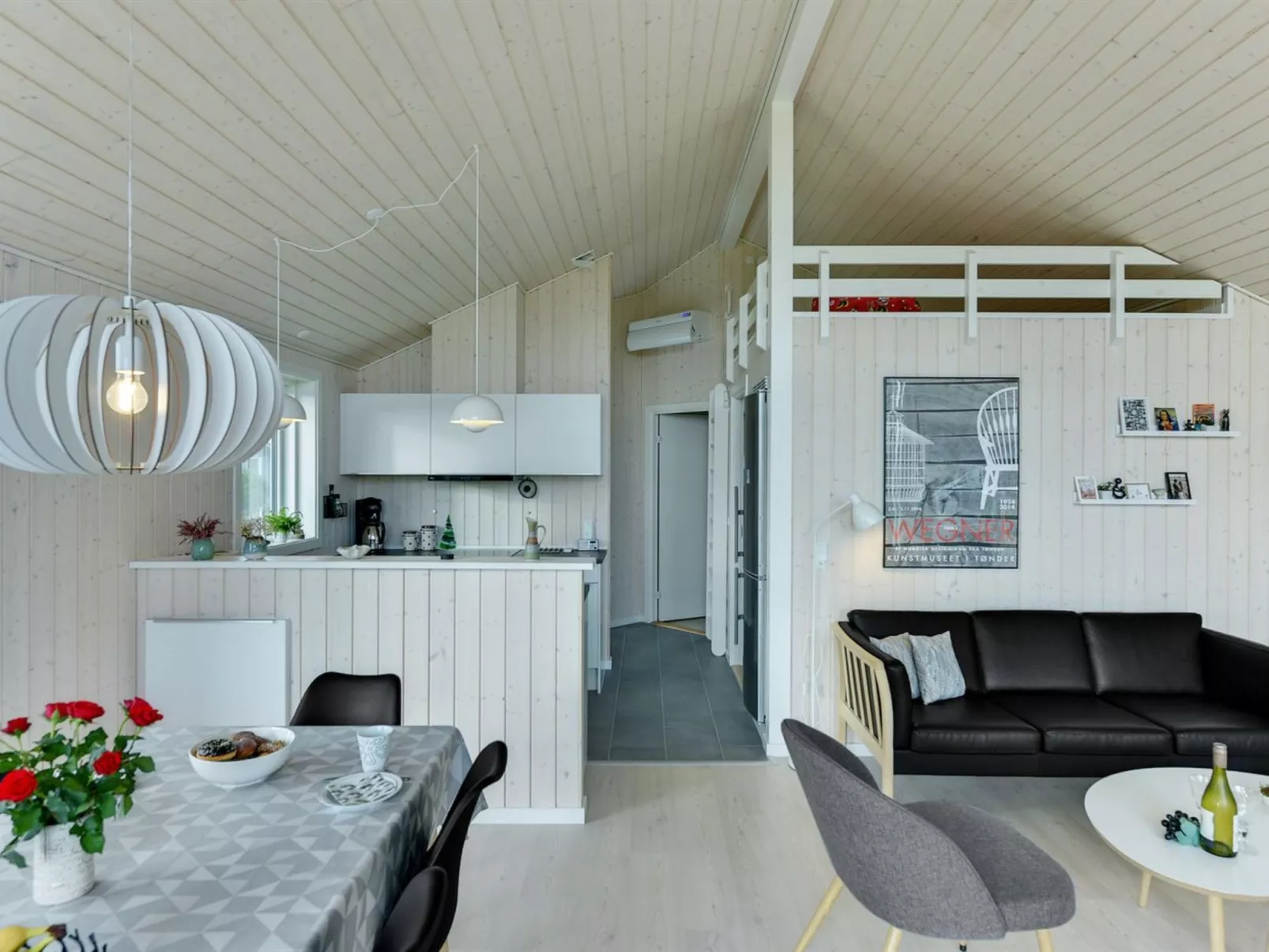 "Sighfrith" - 150m from the sea-Binnen