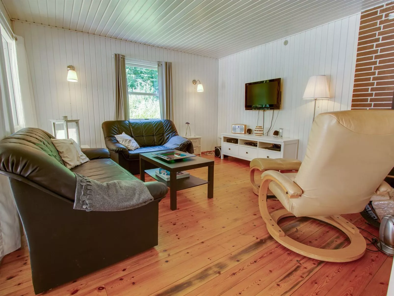 "Briana" - 4km from the sea-Binnen