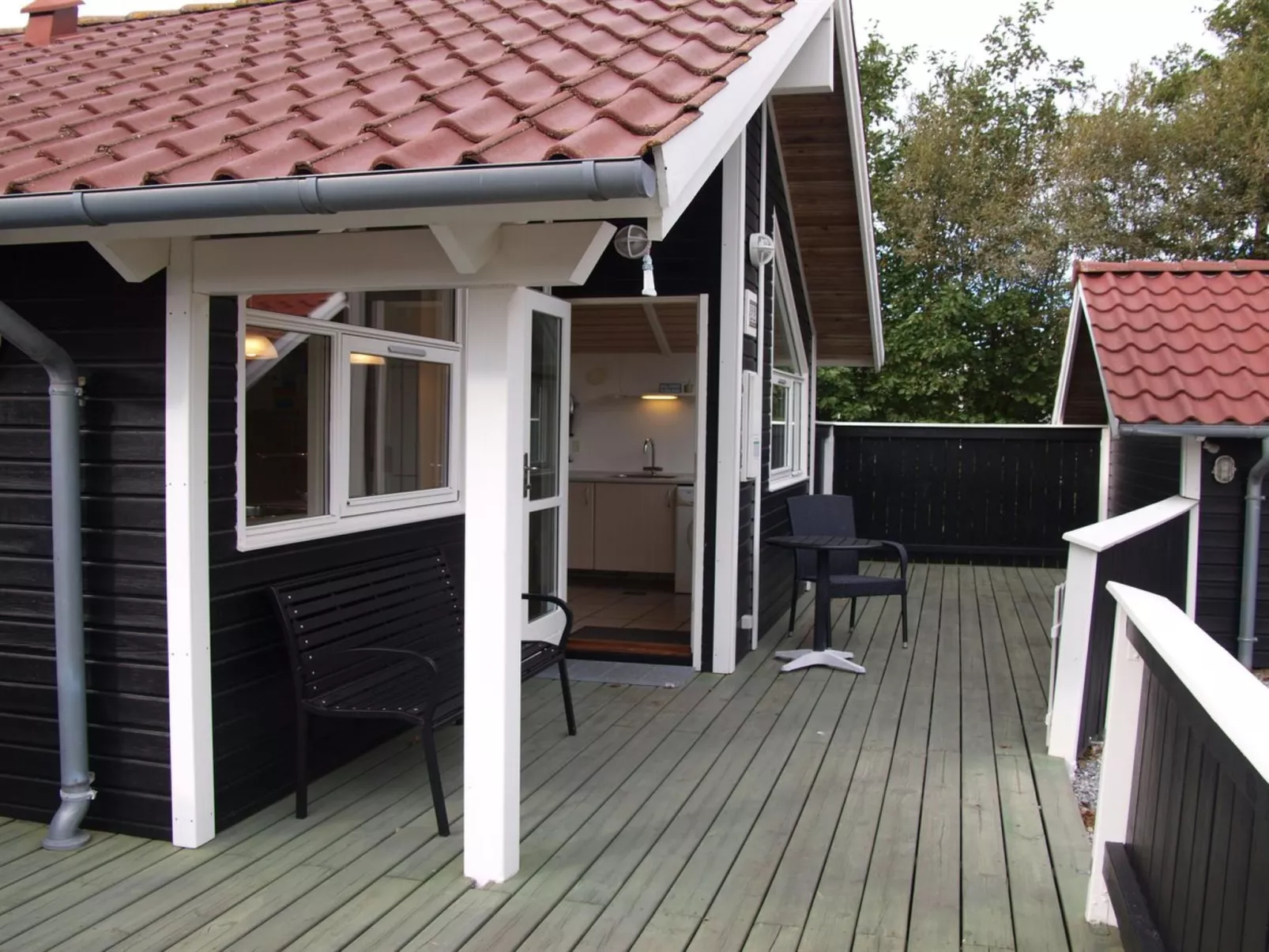"Germaine" - 1.2km from the sea-Buiten
