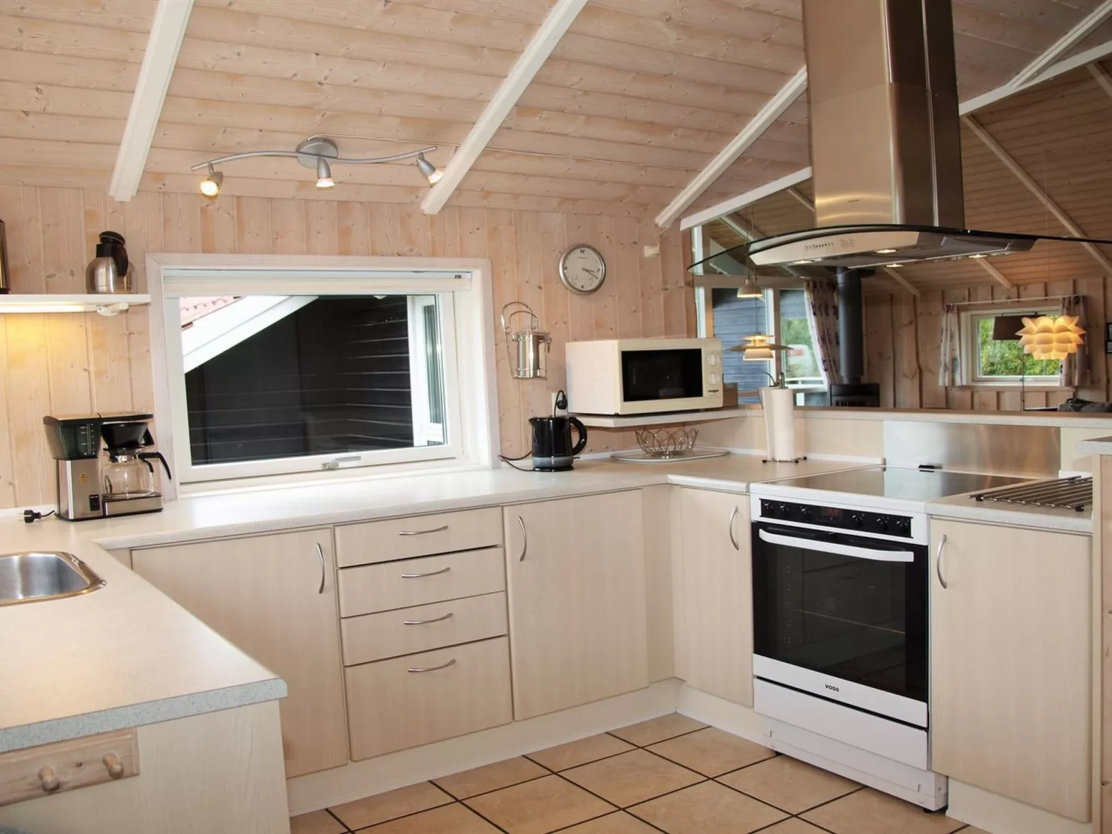 "Germaine" - 1.2km from the sea-Binnen