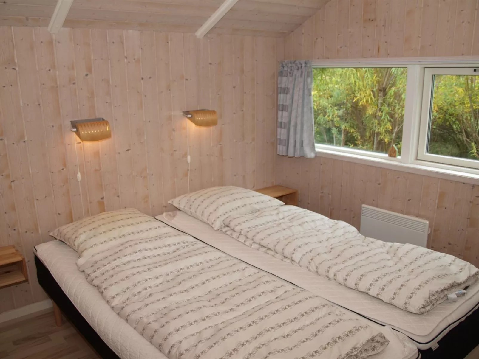 "Germaine" - 1.2km from the sea-Binnen