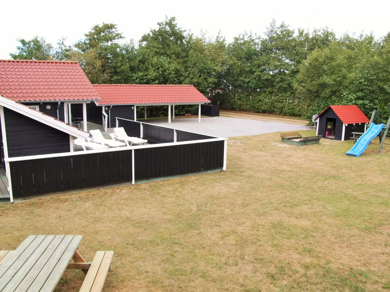 "Germaine" - 1.2km from the sea-Buiten