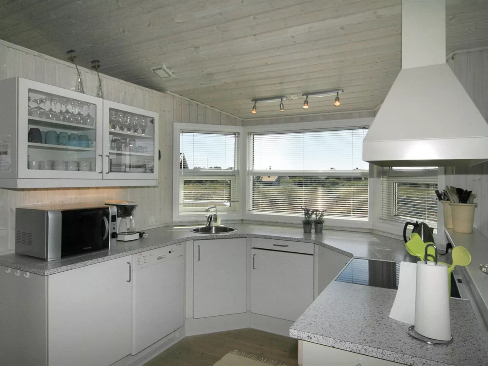 "Ferdine" - 1.5km from the sea-Binnen