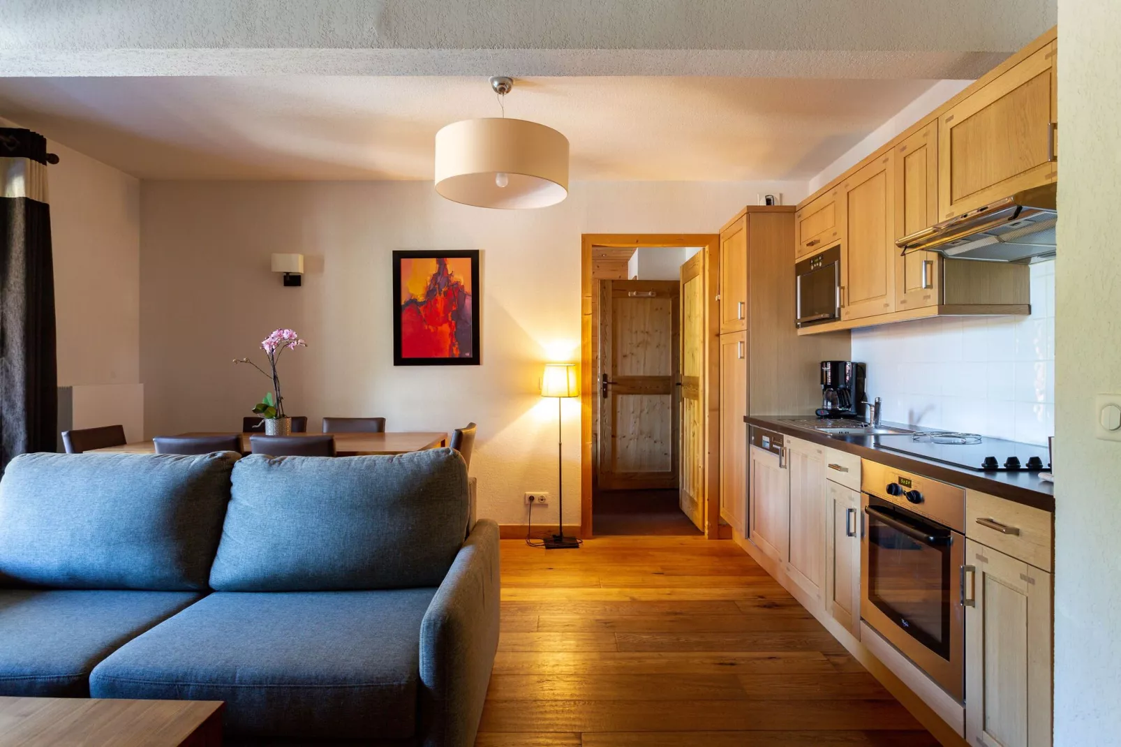 Modern appartement gelegen in authentiek Savoyaards bergdorp-Woonkamer