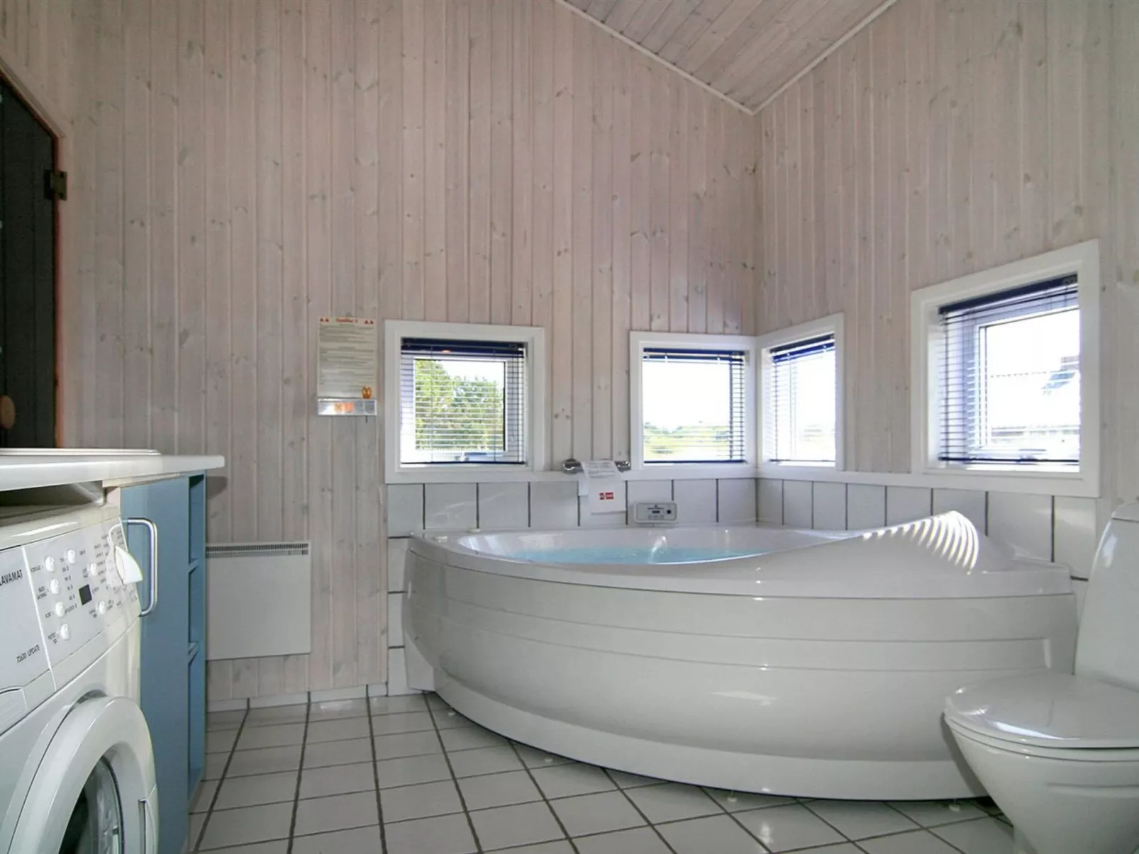 "Ferdine" - 1.5km from the sea-Binnen