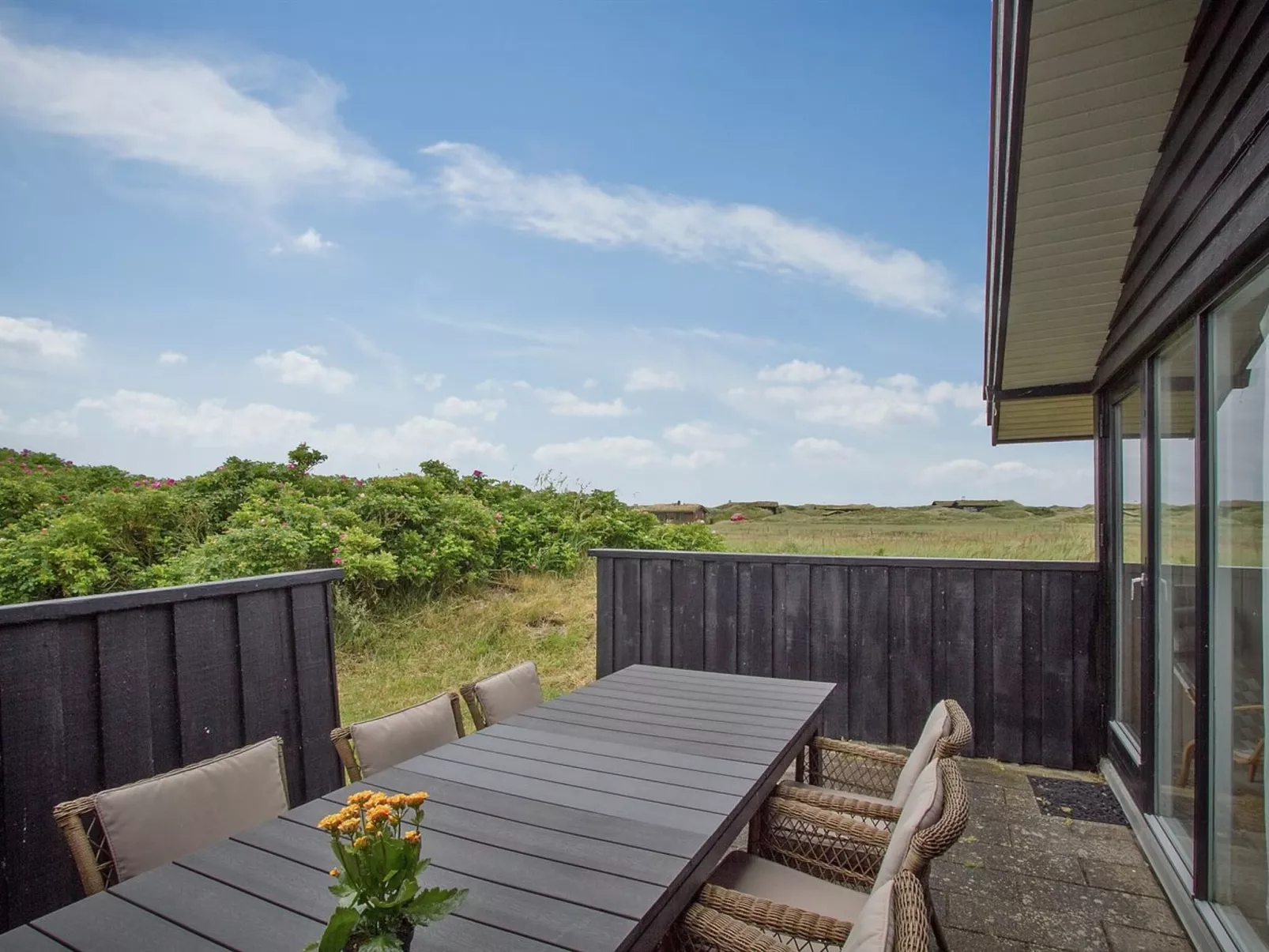 "Aatu" - 360m from the sea-Binnen