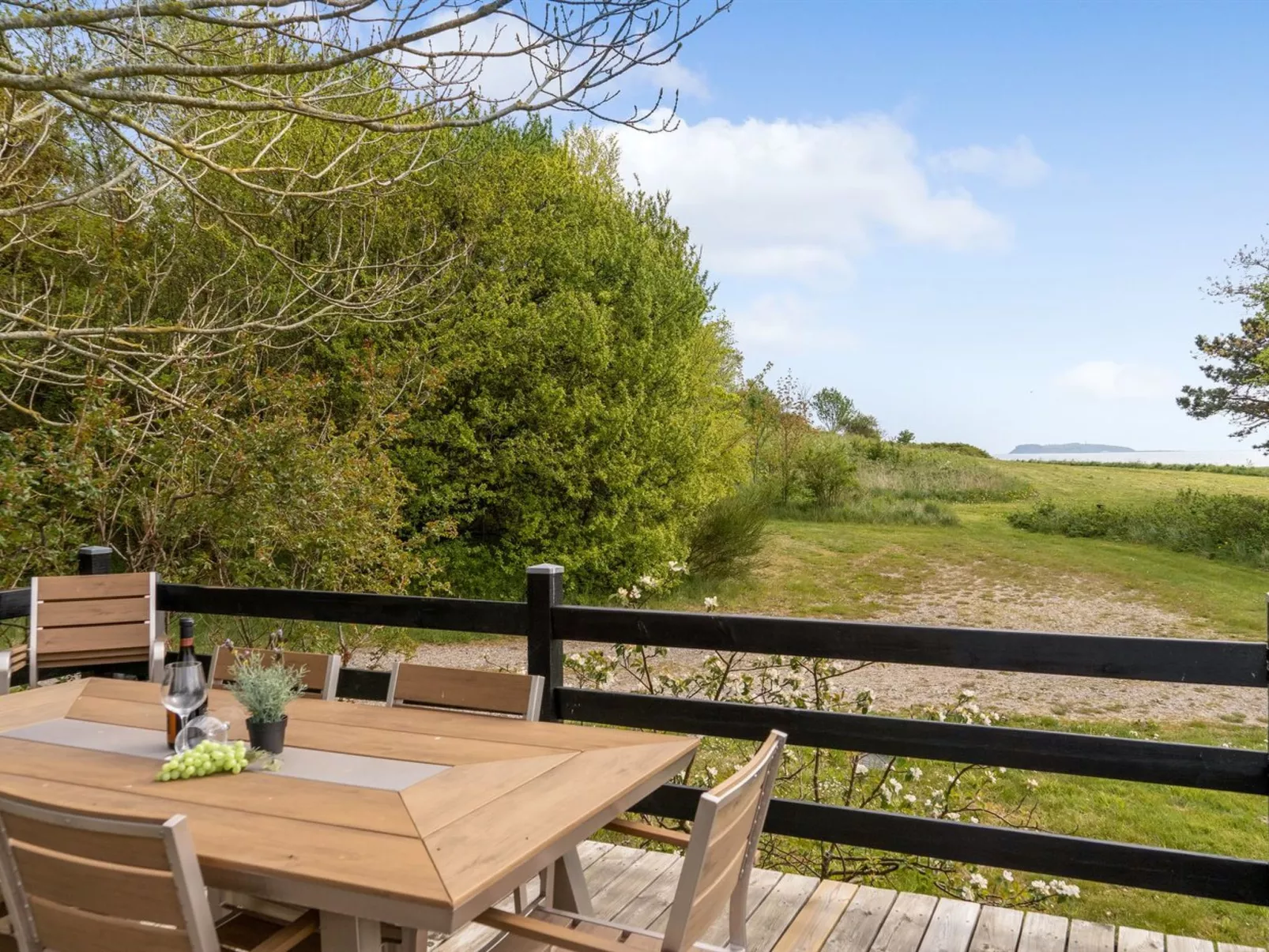 "Lilla" - 120m from the sea-Buiten