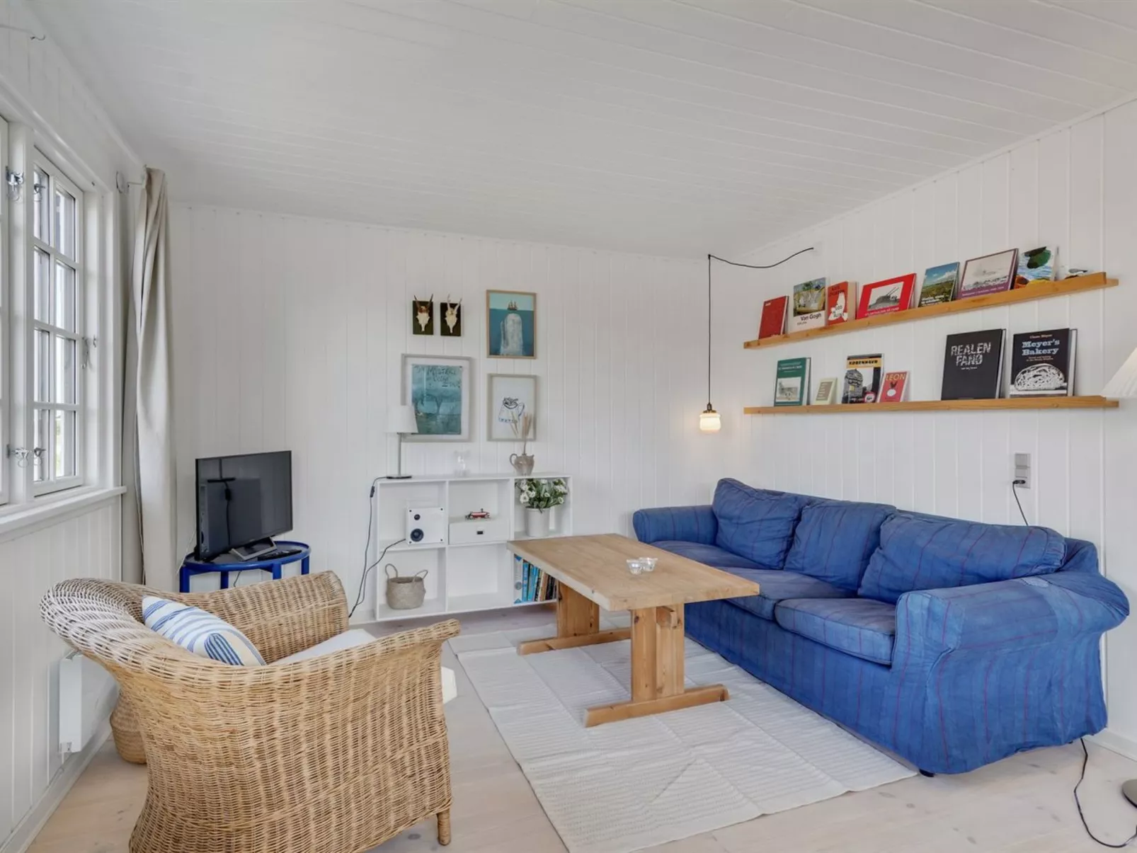 "Aleksi" - 500m from the sea-Binnen