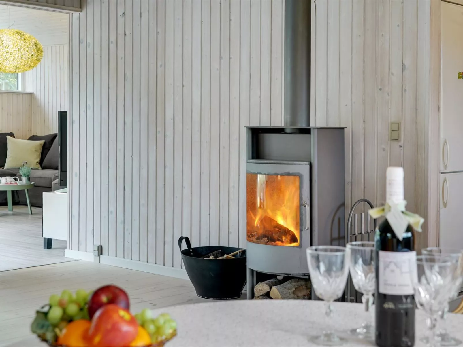 "Erwith" - 50m from the sea-Buiten