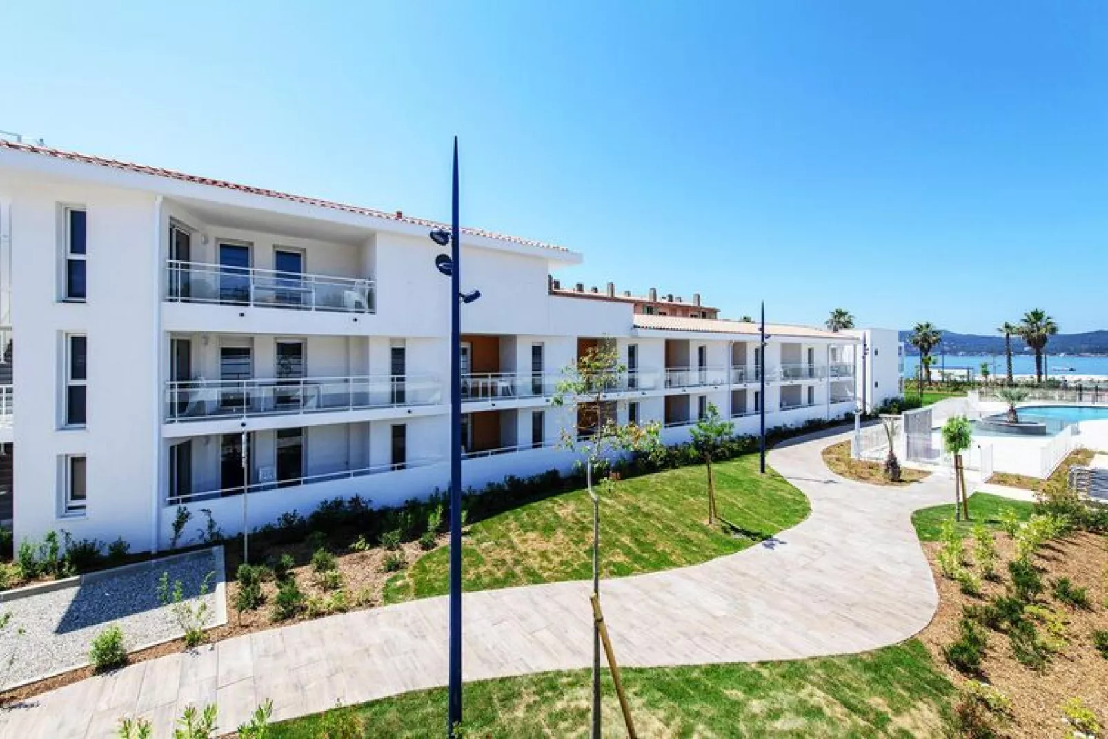 Residence Le Cap Azur / Saint-Mandrier-sur-Mer // T2/4-T2/4-Buitenkant zomer