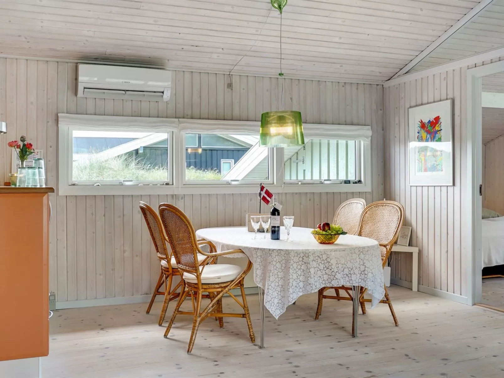 "Erwith" - 50m from the sea-Buiten