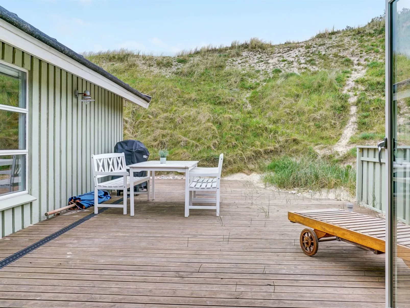 "Erwith" - 50m from the sea-Buiten