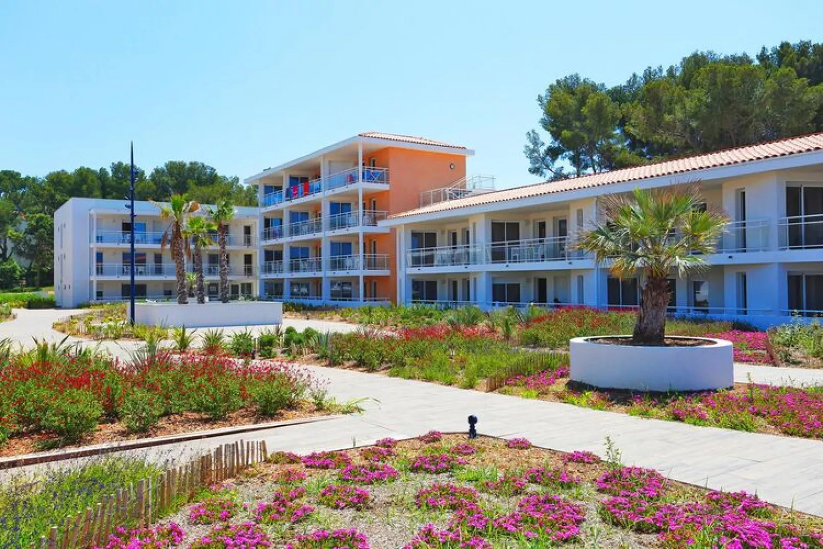 Residence Le Cap Azur Saint-Mandrier-sur-Mer // T2/6 Cabine / T2/6 Standard sans vue mer-Buitenkant zomer