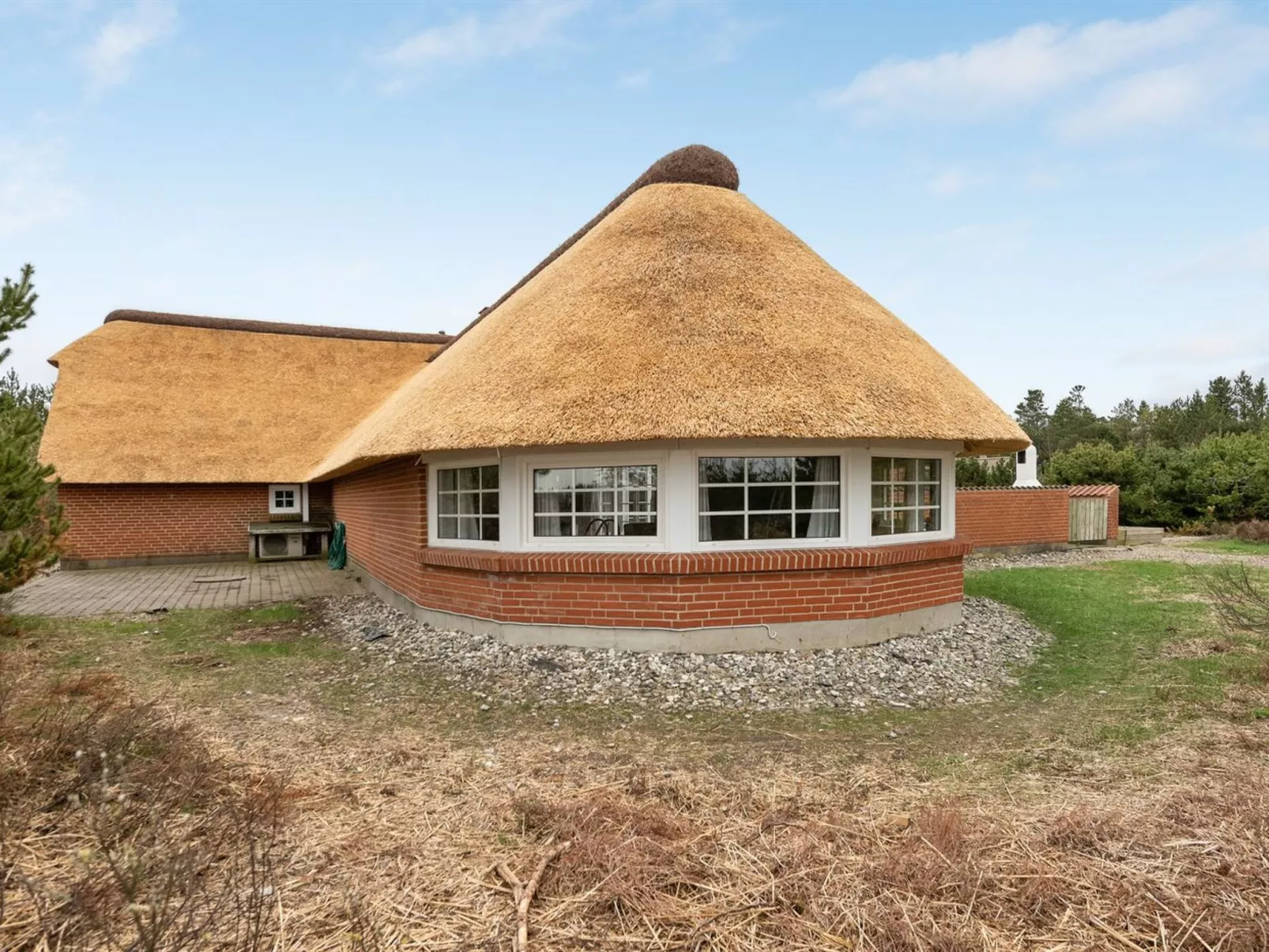 "Artan" - 2.6km from the sea-Buiten
