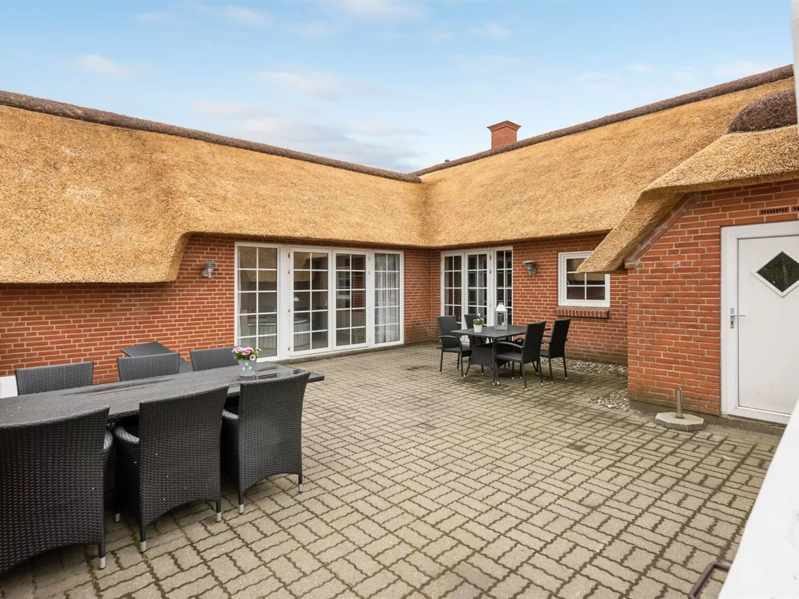 "Artan" - 2.6km from the sea-Buiten