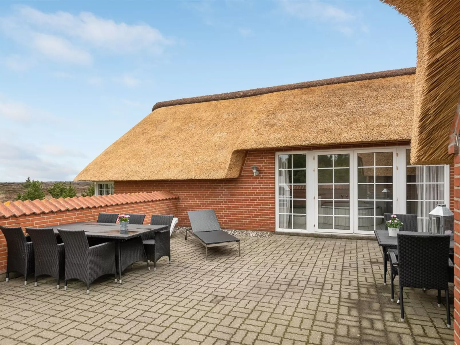 "Artan" - 2.6km from the sea-Buiten
