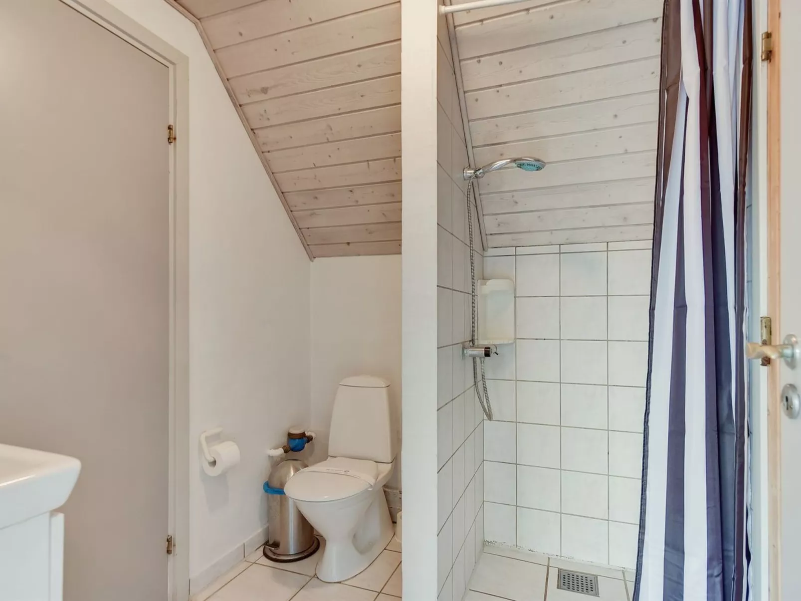 "Artan" - 2.6km from the sea-Binnen
