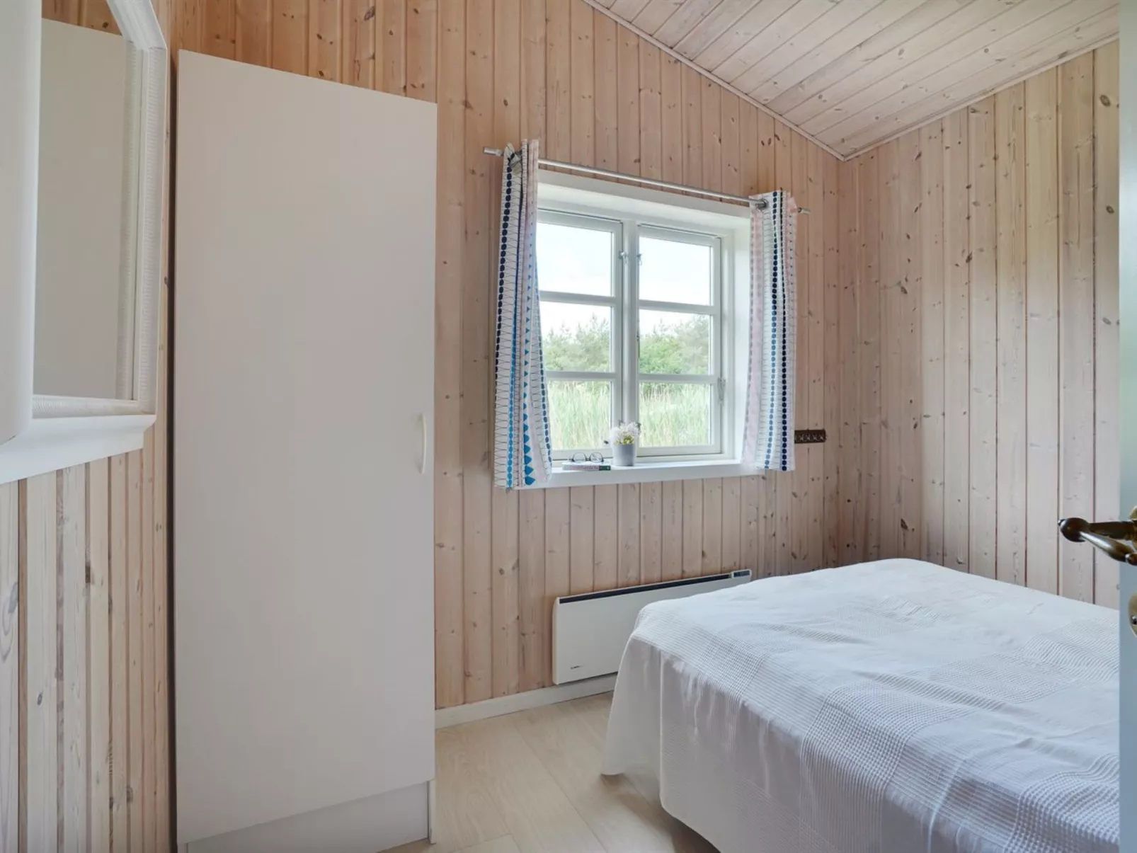 "Aldis" - 300m from the sea-Binnen