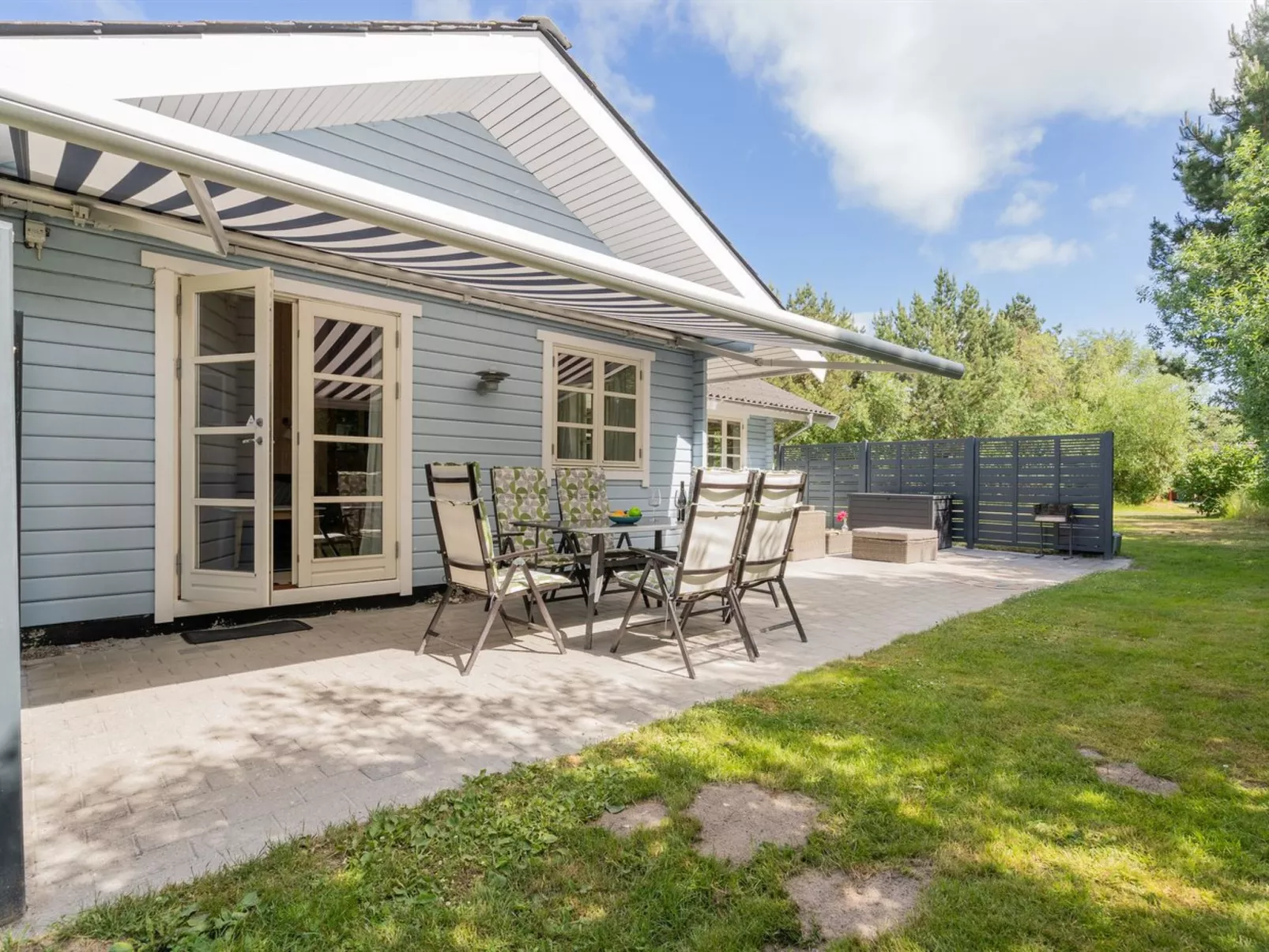 "Aldis" - 300m from the sea-Buiten