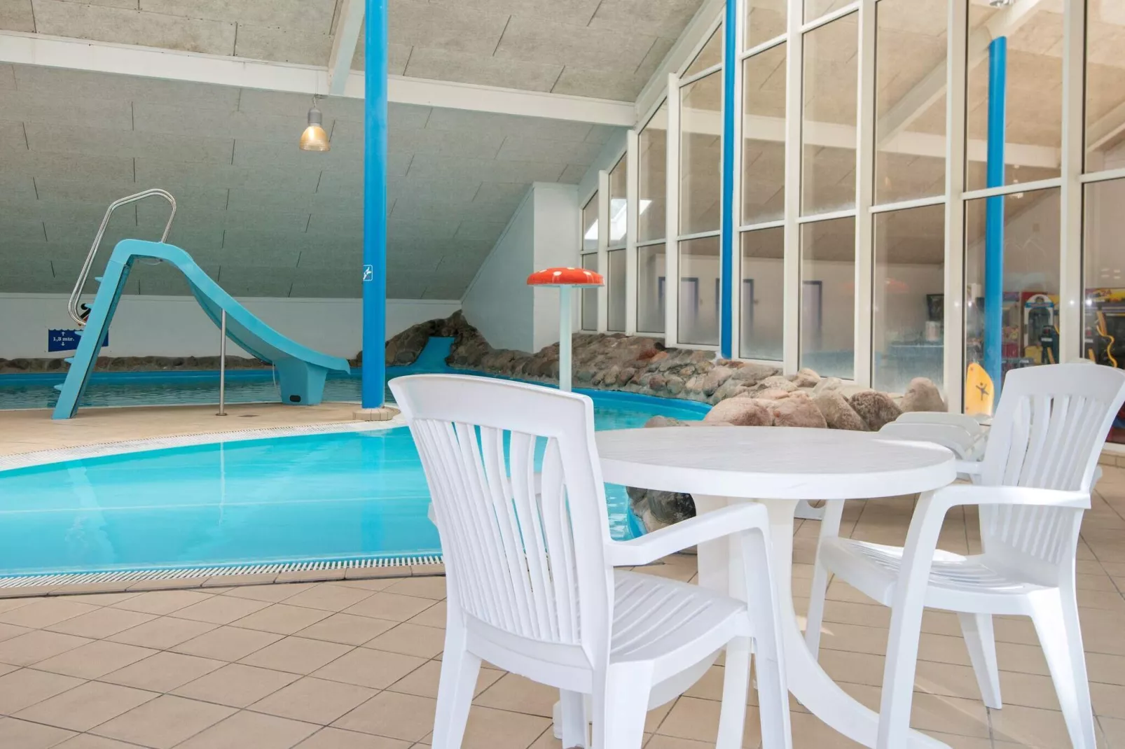 6 persoons vakantie huis op een vakantie park in Hemmet-Zwembad