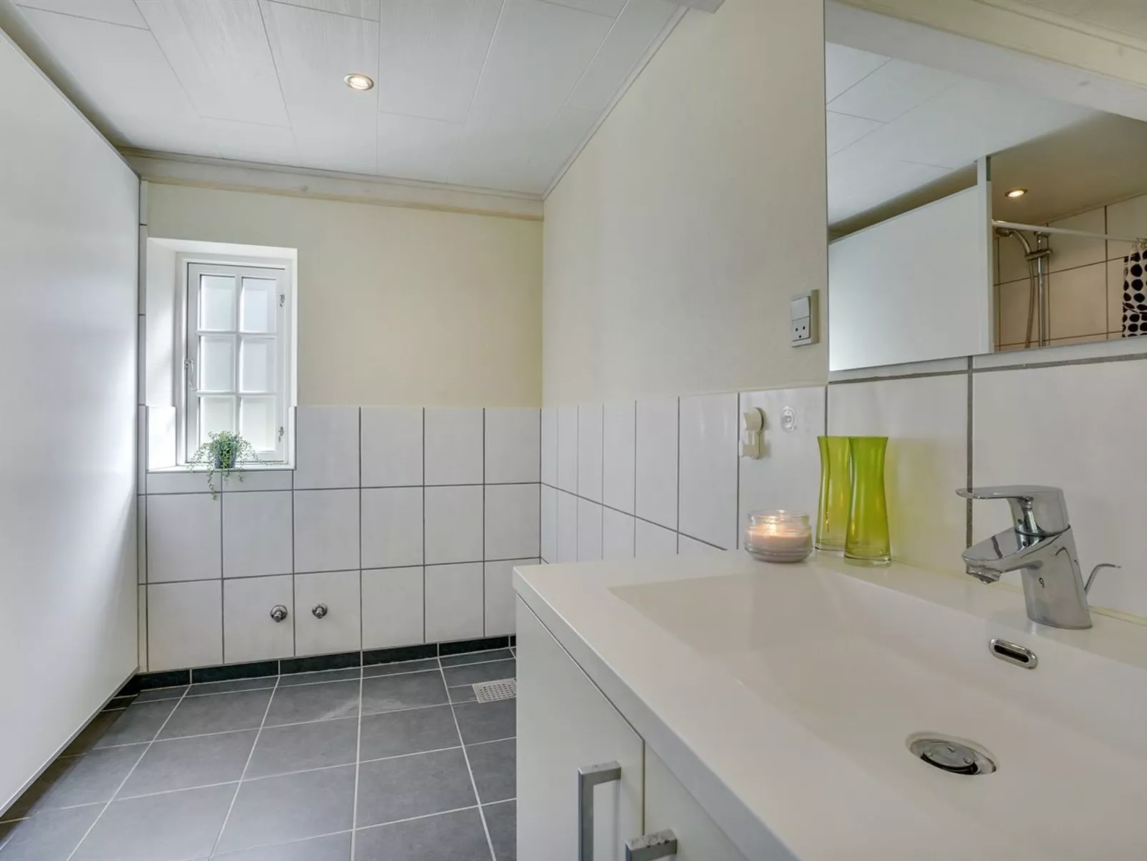 "Gudmund" - 3.9km from the sea-Binnen